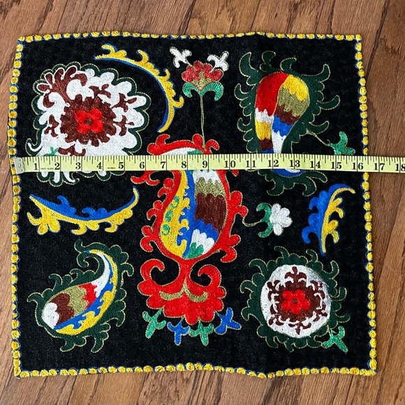 Embroidered decorative pillow case - Picture 4 of 6